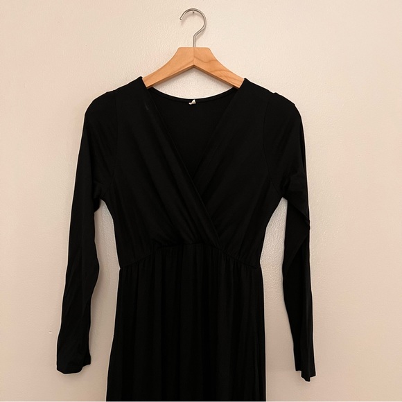Black Long Sleeve Maternity Maxi Dress - Picture 6 of 9
